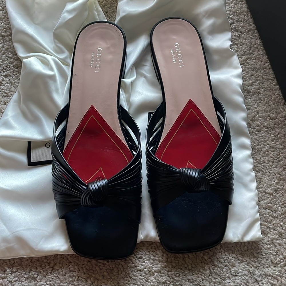 Gucci Leather Crawford Knotted Flat slide sandals in Nero